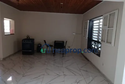 Posadas. Casa con Amplio Patio, 2 Dormitorios, amplio patio, terreno de 300m²