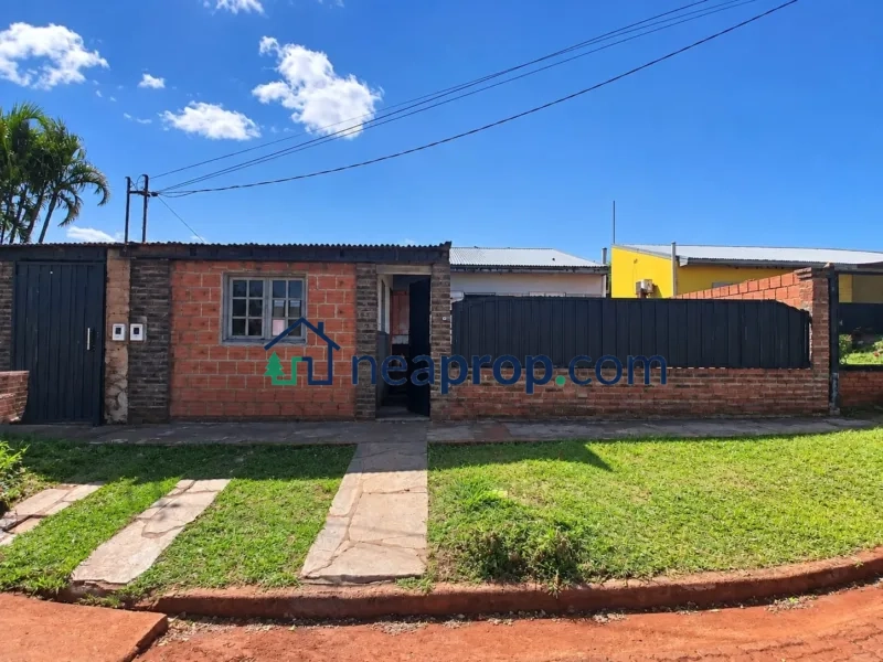 Garupá. Casa con local comercial y monoambiente independiente